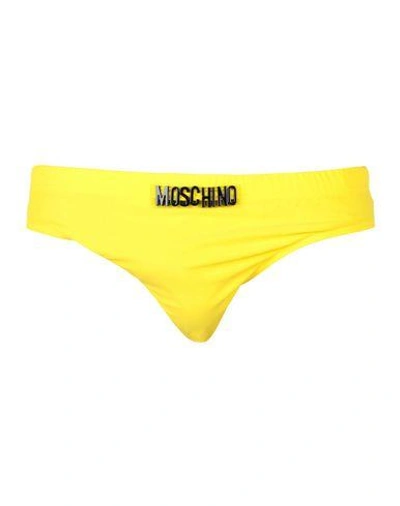 Moschino Swim 三角泳裤 In Yellow