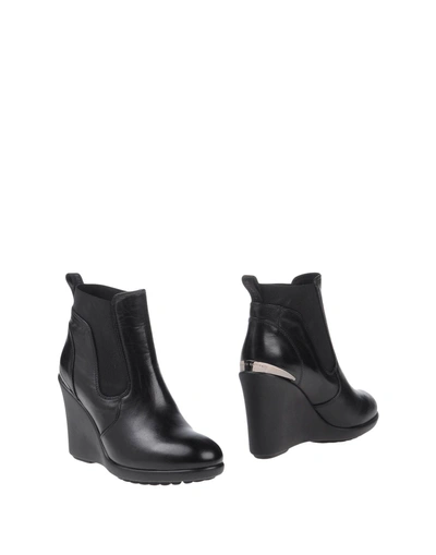 Botticelli Limited Ankle Boot In Black