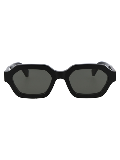 Retrosuperfuture Pooch Sunglasses In Black
