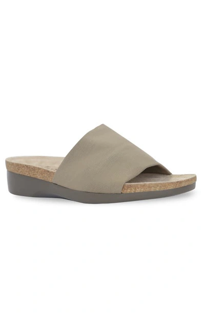 Munro Casita Slide Sandal In Khaki Fabric/ Suede