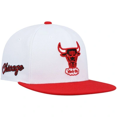 Mitchell & Ness Men's  White And Red Chicago Bulls Hardwood Classics Snapback Hat In White,red