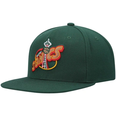 Mitchell & Ness Men's  Green Seattle Supersonics Hardwood Classics Team Ground 2.0 Snapback Hat