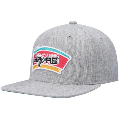 Mitchell & Ness Men's  Heathered Gray San Antonio Spurs Hardwood Classics Team 2.0 Snapback Hat