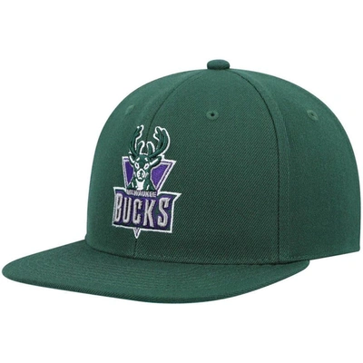 Mitchell & Ness Men's  Green Milwaukee Bucks Hardwood Classics Team Ground 2.0 Snapback Hat