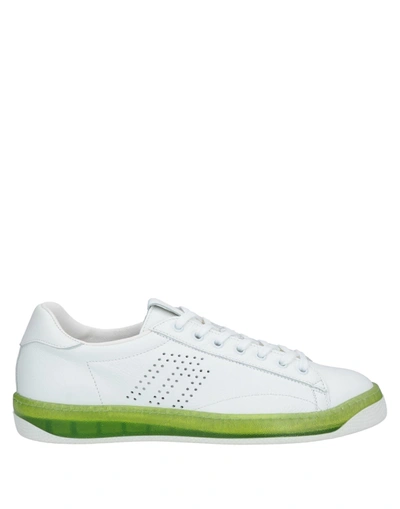 Frau Sneakers In White