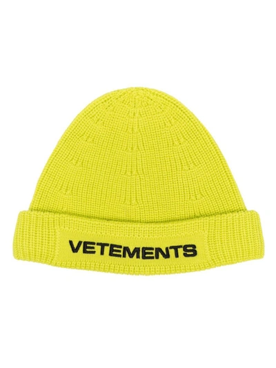Vetements Logo Beanie In Yellow