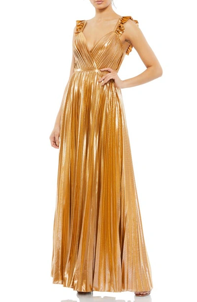 Ieena For Mac Duggal Pleated Metallic Sleeveless Gown In Gold