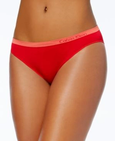 Calvin Klein Pure Seamless Bikini Qd3545 In Empower Red