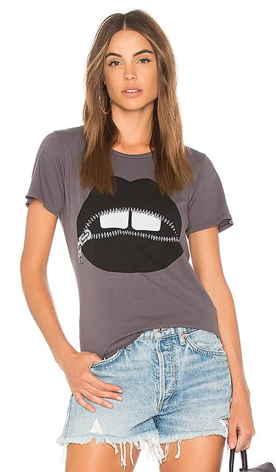 Lauren Moshi Croft Vintage Zipper Mouth Tee In Lava Grey