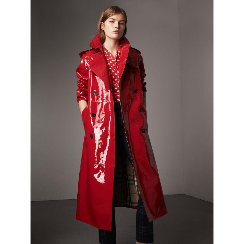 Burberry Raglan-sleeve Patent Lambskin Trench Coat In Parade Red | ModeSens