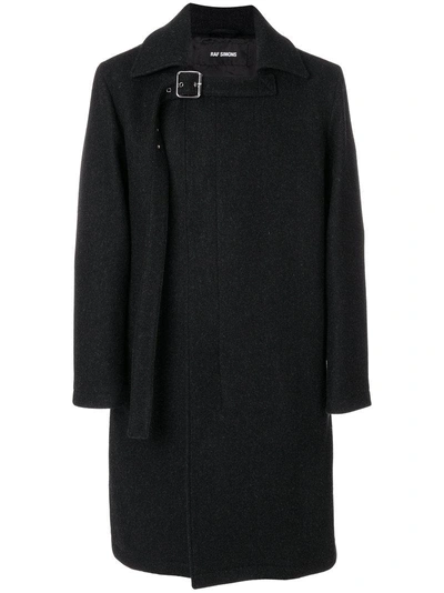Raf Simons Single-breasted Buckled Coat In Black