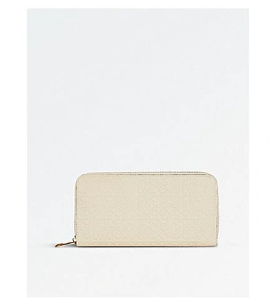 Loewe Anagram Embossed Logo Leather Wallet In Ivory