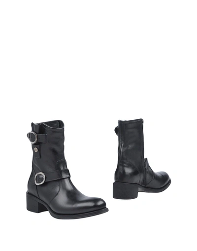 John Galliano Ankle Boot In Black