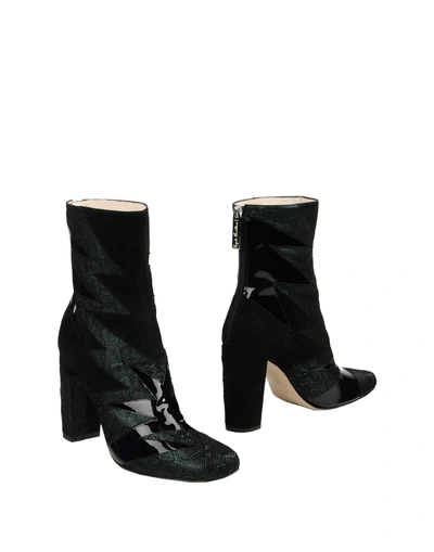 Terry De Havilland Ankle Boot In Black