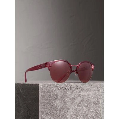 Burberry check detail 2025 round frame sunglasses