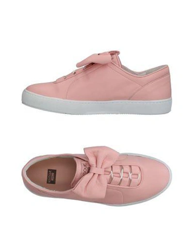 Boutique Moschino Sneakers In Pink