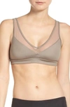 Alo Yoga Entice Sports Bra In Gravel Glossy
