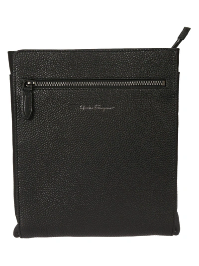 Ferragamo Classic Shoulder Bag In Black