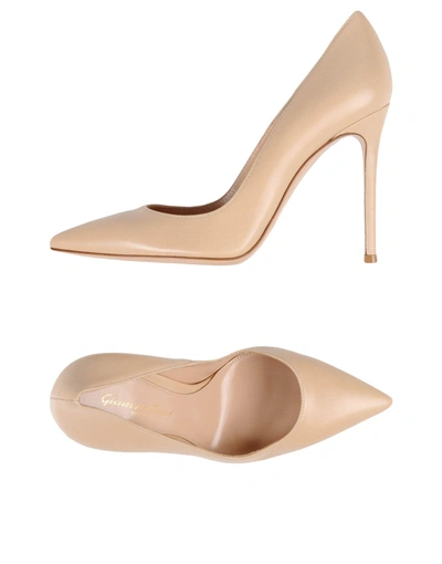 Gianvito Rossi Pump In Pale Pink