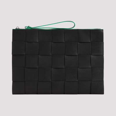 Bottega Veneta Intrecciato Zipped Pouch In Black