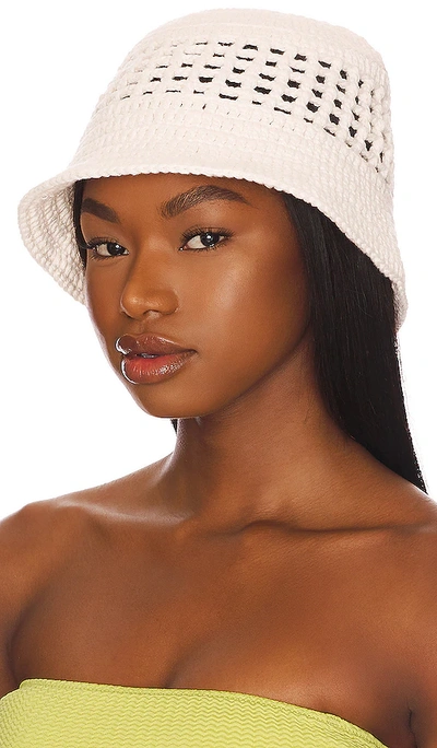 Solid & Striped The Bucket Hat In White