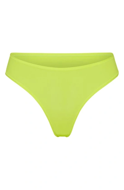 Skims Fits Everybody Mid-rise Stretch-woven Thong In Lime