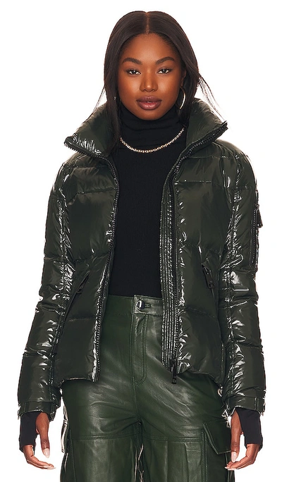 Sam Isabel Glossy Down Puffer Jacket In Caviar
