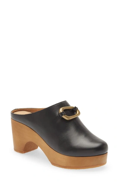 Frame Le Ione Leather Clogs In Noir