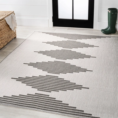 Jonathan Y Vinales Diamond Stripe Indoor/outdoor Light Gray/black Area Rug In Grey