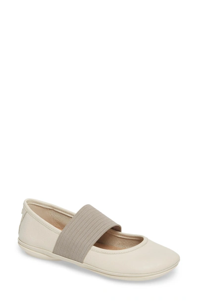 Camper 'right Nina' Leather Ballerina Flat In Light Beige Leather