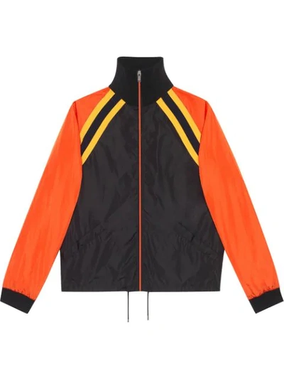 Gucci Logo Printed Light Nylon Jacket In Black-orange