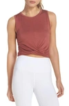 Alo Yoga Cover Tank In Earth