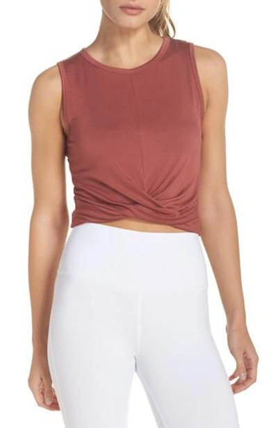 Alo Yoga Cover Tank In Earth