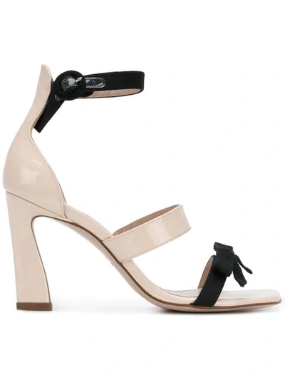 Stuart Weitzman Ally Three-band Two-tone Gloss Leather Sandals In Neutrals