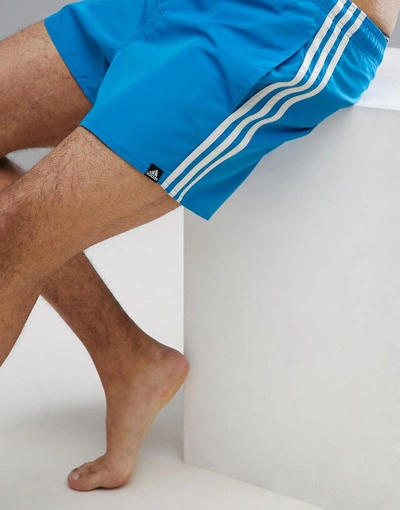 Torpe Cintura Es barato Adidas Originals Adidas Performance Swim Shorts With Stripes In Blue Cv5192  | ModeSens