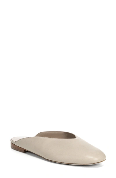 Vince Levins Flat Leather Mule In Light Straw
