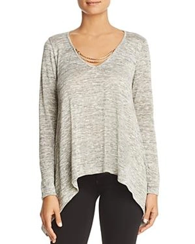 Status By Chenault Chain V-neck Top In Gray/gold