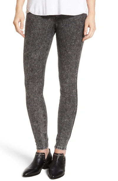 Hue Denim Leggings In Powder Black Wash