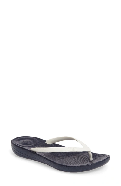 Fitflop Iqushion Flip Flop In Midnight Navy/ White
