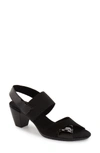 Munro Darling Mixed Finish Slingback Sandal In Black Combo