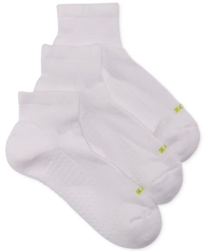Hue Women's Air Cushion Quarter Top Socks 3 Pack In White