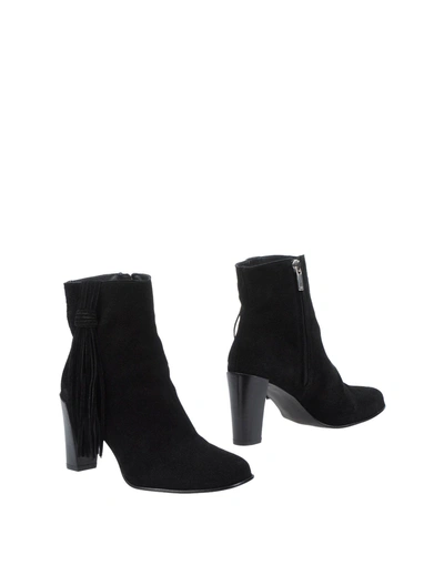 Karen Millen Ankle Boots In Black