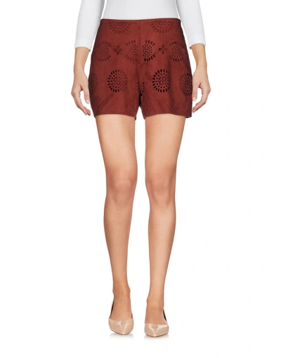 Vero Moda Shorts In Maroon