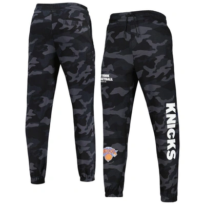 New Era Men's  Black, Camo New York Knicks Tonal Joggers