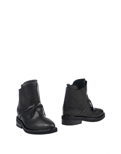 Cinzia Araia Ankle Boot In Black