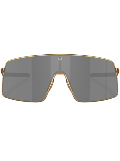 Oakley Man Sunglasses Oo6013 Sutro Ti Patrick Mahomes Ii Collection In Grey