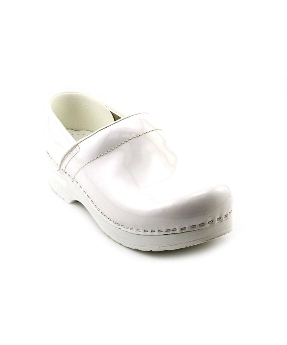 white clogs dansko