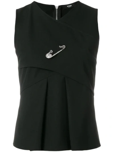 Versus Safety Pin Top In Black