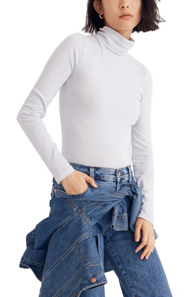 Madewell Lightweight Ribbed Turtleneck Top In Cool Fog