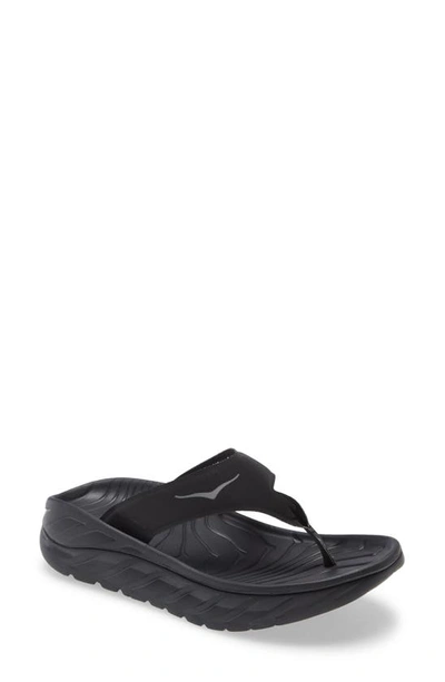 Hoka Tongs Ora Recovery  In Black / Dark Gull Gray